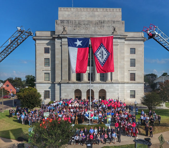 Photo Op in Texarkana - Federal Courthouse on State Line