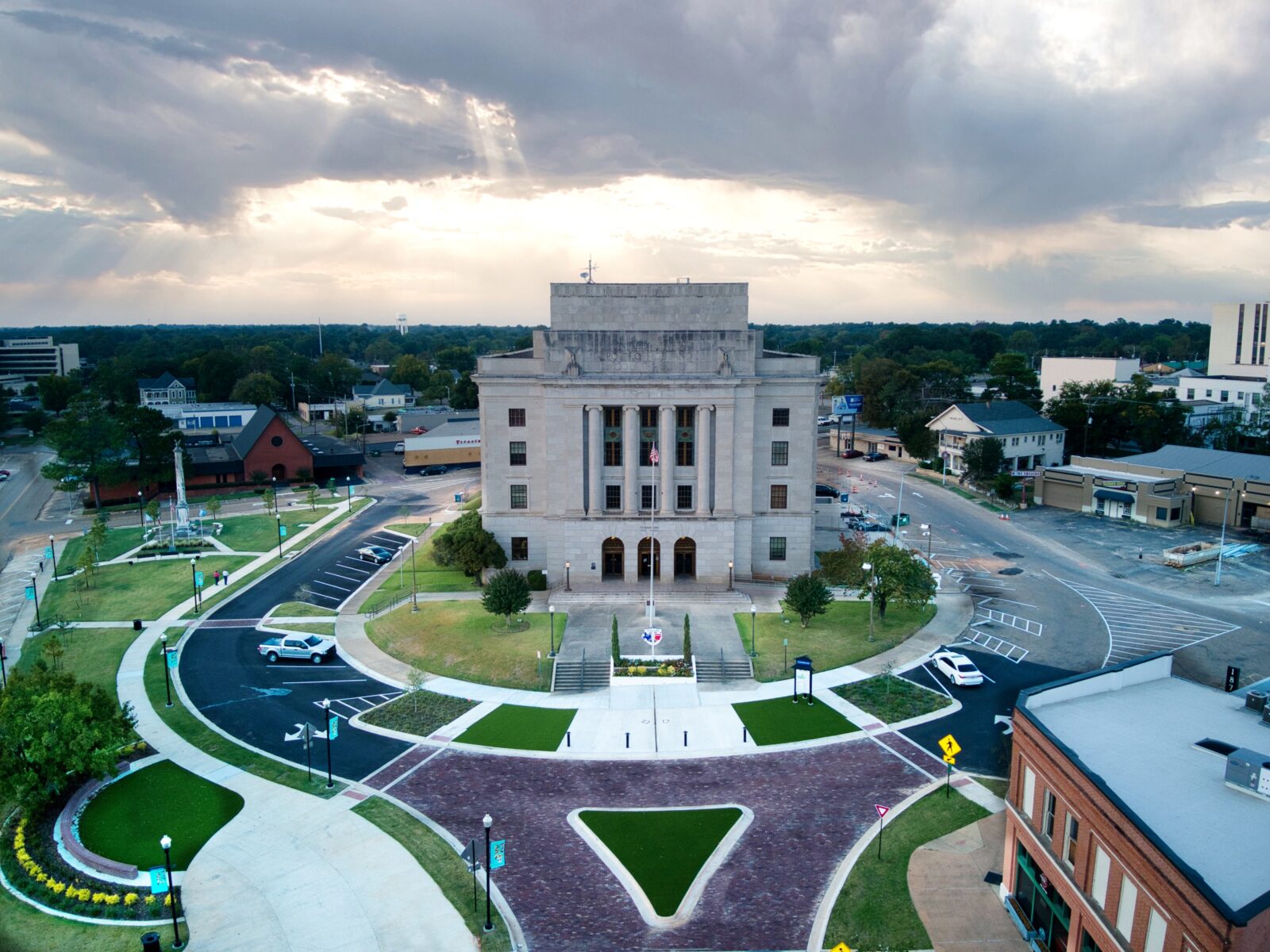 The Federal Courthouse in Texarkana is the only courthouse in the United  States that allows civil and criminal cases to be heard in two separate  states. | GoTXK